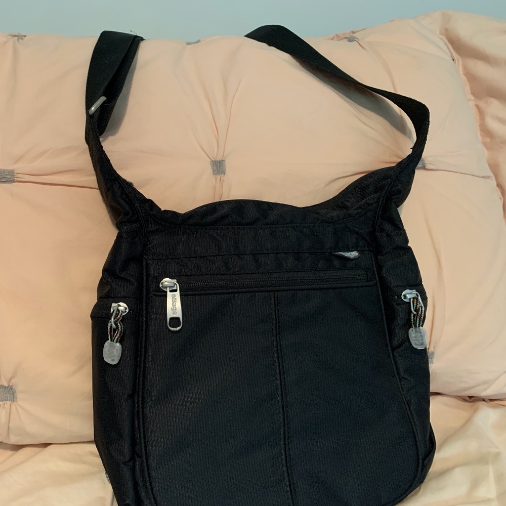 WOMENS EBAGS PIAZZA CROSSBODY BAG/PURSE.  Like new.
